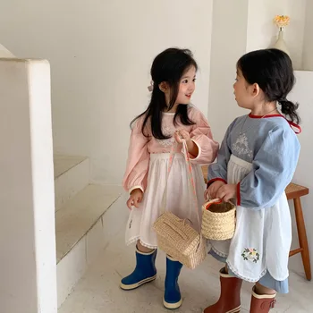 Korejski dječje odjeće, proljeće 2022, novi moderan haljinu s okruglog izreza i uniformu vez za djevojčice + pregača, komplet od dva predmeta